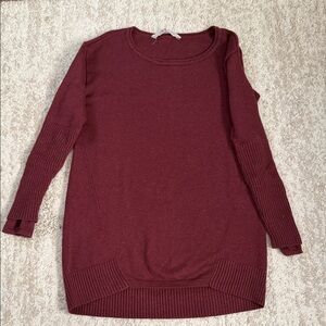 Athleta tunic sweater with thumb hole sleeves